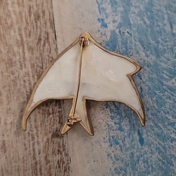 Copper and Creamy Enamel Fish Brooch with Rhinestones - Picture 3 of 4